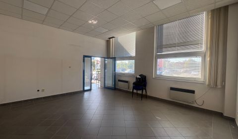 Prenájom obchodného priestoru s kanceláriami 83 m2 