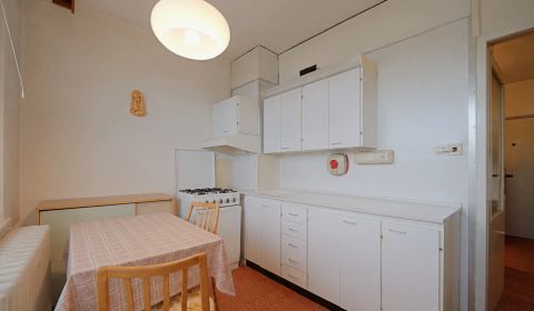 Kúpou voľný - 1i BYT s dvoma balkónmi - CENTRUM - PB