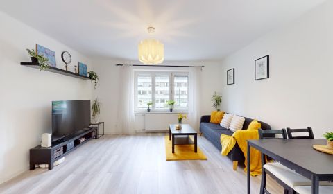 BA/ST.MESTO-Prenájom prerobeného moderného 3 izbového bytu pri Nivách