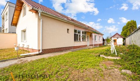 NA PREDAJ 3-IZBOVÝ RODINNÝ DOM, PUSTÉ ÚĽANY