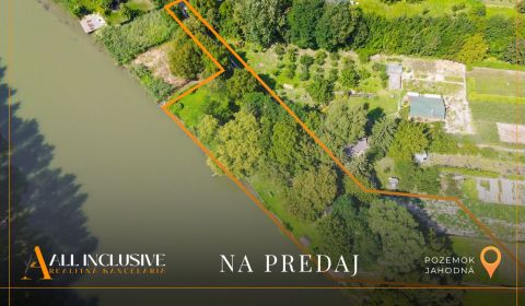 NA PREDAJ PRIESTRANNÝ POZEMOK V JAHODNEJ | MALÝ DUNAJ