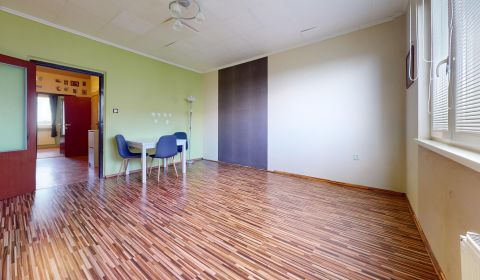 NA PREDAJ 3 IZBOVÝ BYT S LOGGIOU NA UL. GEN. KLAPKU, KOMÁRNO