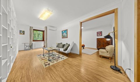 NADŠTANDARDNÝ a VEĽMI PRIESTRANNÝ 4 izb byt (145 m2) v CENTRE ŠAMORÍNA