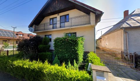Na predaj rodinný dom s pozemkom o rozlohe  - 2447 m²  v obci Sečovská