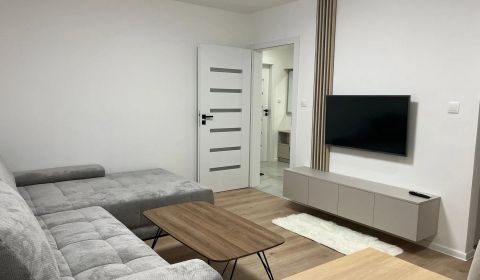 Na prenájom 2,5 - izbový byt po kompletnej rekonštrukcii na ul. Duklia