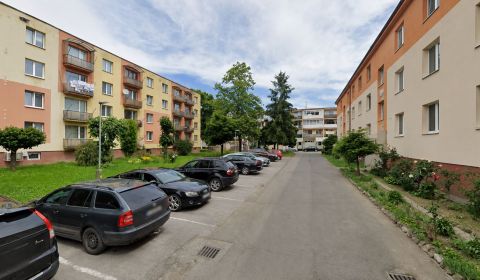 Na prenájom kompletne zrekonštruovaný 2 - izbový tehlový byt s balkóno