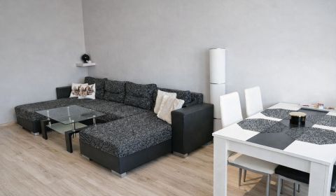 Miesto pre Váš spoločný začiatok - 2 izbový byt s loggiou v Ružinove