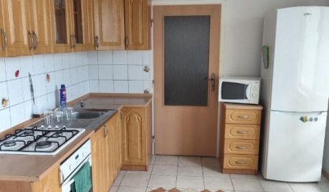 Prenájom veľkého 3-izbového bytu s lodžiou – Nitra