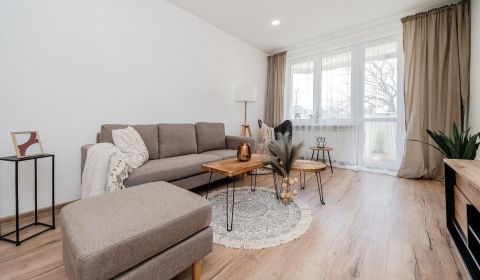 Luxusne zrekonštruovaný 1-izbový byt s balkónom  v Trenčíne