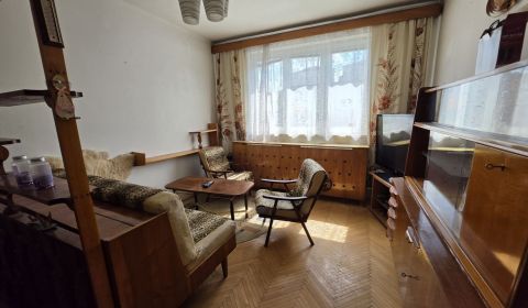 3-IZBOVÝ BYT S BALKÓNOM V CENTRE HLOHOVCA