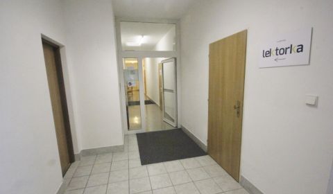 PRENÁJOM kancelárie 16 m2  neďaleko centra mesta, Koceľova ulica