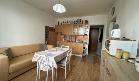 Na predaj 1-izbový byt Levice, 35m2