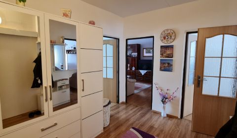 Na predaj 3 izbový byt Žiar nad Hronom, 79 m2