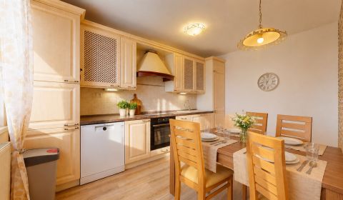 2-izbový byt 65m2 s terasou + parking | Trenčín 