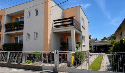 REZERVOVANÝ 5 izb. rod. dom, garáž, altánok, | Senica – Tehelná ul