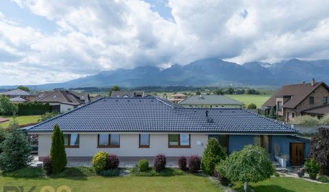 Nadčasový 5-izbový rodinný dom vo Veľkom Slavkove