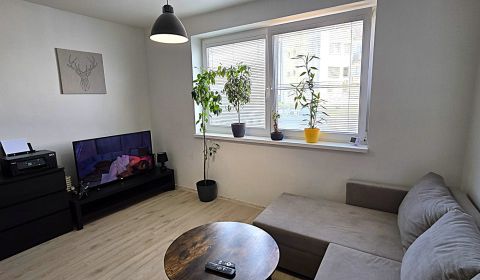 Exkluzívne na predaj zrekonštruovaný 2-izb. byt v Moste pri Bratislave