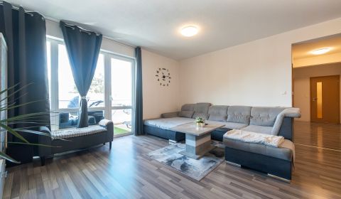 Veľký 3 izbový byt s balkónom a dvorom Detva – Štúrova na predaj 