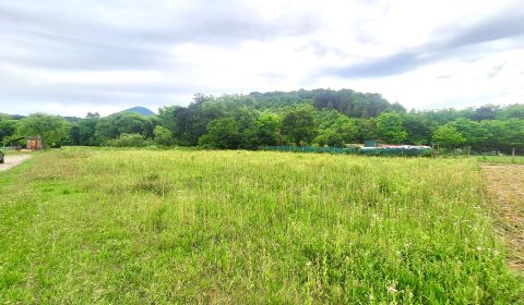 NA PREDAJ STAVEBNÝ POZEMOK, 1443m2, GREGOROVCE
