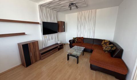 3 izbový byt s 2 balkónmi Topoľčany 
