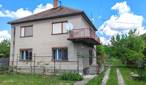 Rodinný dom so záhradou na predaj v Kameničnej