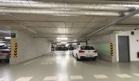 Veľké parkovacie státie EINPARK