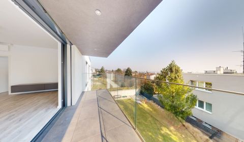 Luxusny 4-izbový byt s panoramatickým výhľadom- Staré Mesto