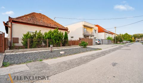 Na predaj 3,5-izbový rodinný dom s garážou, Topoľníky