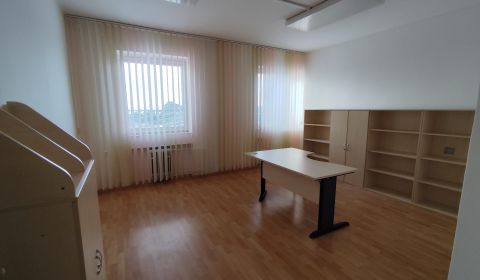 Moderná kancelária na prenájom 21,90 m² v Galante- Zoltána Kodálya