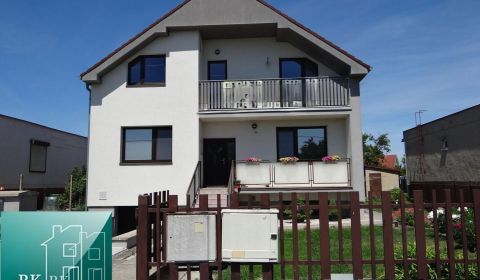 Okr. SENEC - Kráľová pri Senci - NA PREDAJ - 8á pozemok+dve bytové jed