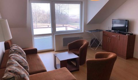 Na predaj veľký apartmán v Podhájskej