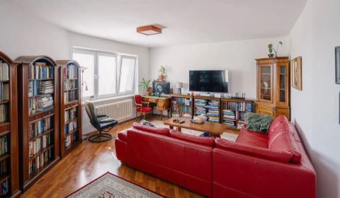 Výborná lokalita 2 izbový byt, Haydnova ulica,Bratislava I-Staré Mesto