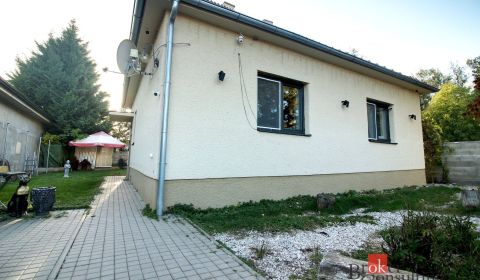 Na predaj 2,5 izbový rodinný dom, s možnosťou prístavby - Nitra
