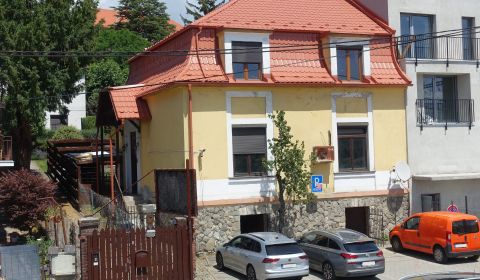 PREDAJ – 5-izb. rodinný dom na Jaskovom rade, ÚP 250 m2, poz. 334 m2