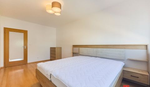 Priestranný 2i byt s balkónom a parkovaním, Ružinov, 68 m2