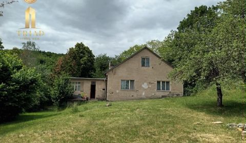 Dom v lone prírody s keramickou dielňou Štiavnických vrchov