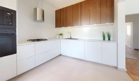 Predaj 4-izbového bytu, Na hlinách, Na hlinách, Trnava