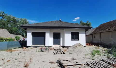 PREDAJ: Novostavba rodinného domu v obci BODZA, okr. KN