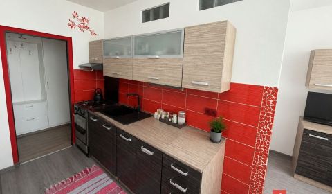 Na predaj veľký 2-izbový byt Banská Bystrica, príjemná lokalita