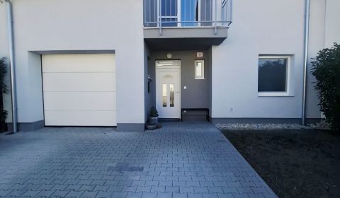 Iba u nás .Predaj pekneho 4 RD v lokalite Piritovská Alej