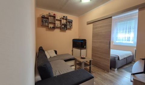 Klimatizovaný 1 izb. byt, predelený na 2 izbový, predaj Galanta, Sever