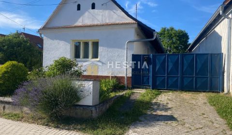 RODINNÝ DOM 3-izb. s potenciálom a RD 2-izb., Hlboké, Senica