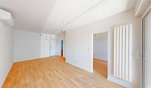 Zrekonštruovaný 2-izbový byt s lodžiou, klíma, Vazovova, Staré Mesto