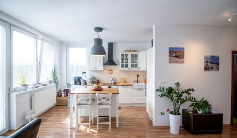3-izbový byt s veľkou záhradkou 139 m² a vlastným parkovacím miestom 