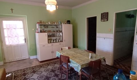 Na predaj starší rodinný dom v obci Tvrdošovce