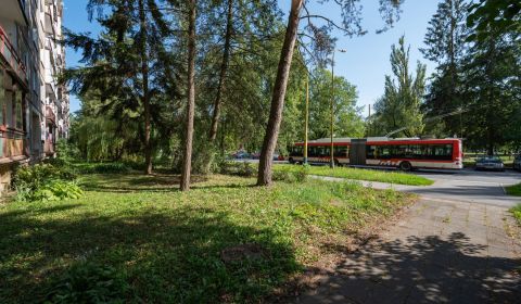 ZNÍŽENA CENA! NA PREDAJ 3 IZB. BYT,78 m2, SÍDLISKO III,V. CLEMENTISA