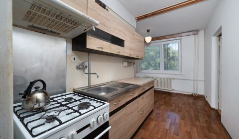 SKVELÁ CENA! NA PREDAJ 3 IZB. BYT,78 m2, SÍDLISKO III,V. CLEMENTISA