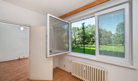 NA PREDAJ VEĽKÝ 3 IZB. BYT 78 m2, SÍDLISKO III, ul. V. CLEMENTISA.