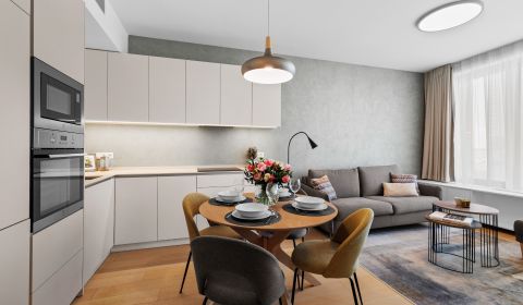 SKY PARK nadštandardný zariadený 2-izbový byt na 15. poschodí