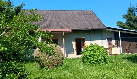Rodinný dom- chalupa  s pozemkom 562 m2 VRÍCKO okr. Martin